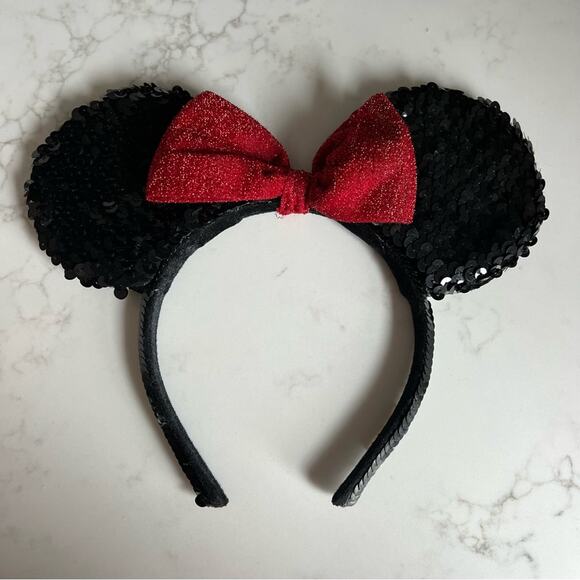 Minnie Mouse Sequin Ears Glitter Red Bow - Picture 1 of 3